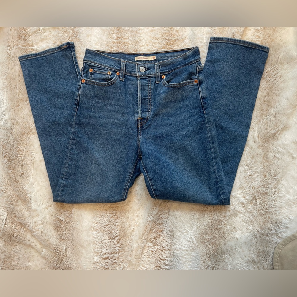 Levi’s Wedgie Straight Blue Denim Jeans Size 28
